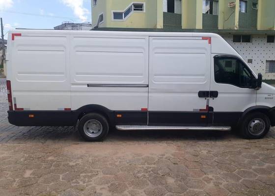 IVECO DAILY 3.0 HPI DIESEL 55C17 MAXI FURGONE MANUAL IVECO DAILY 3.0 HPI DIESEL 55C17 MAXI FURGONE MANUAL